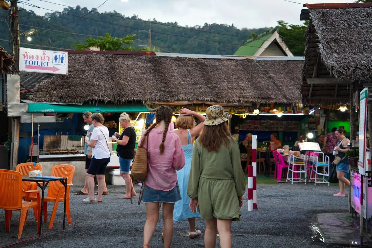 nearest night market near me